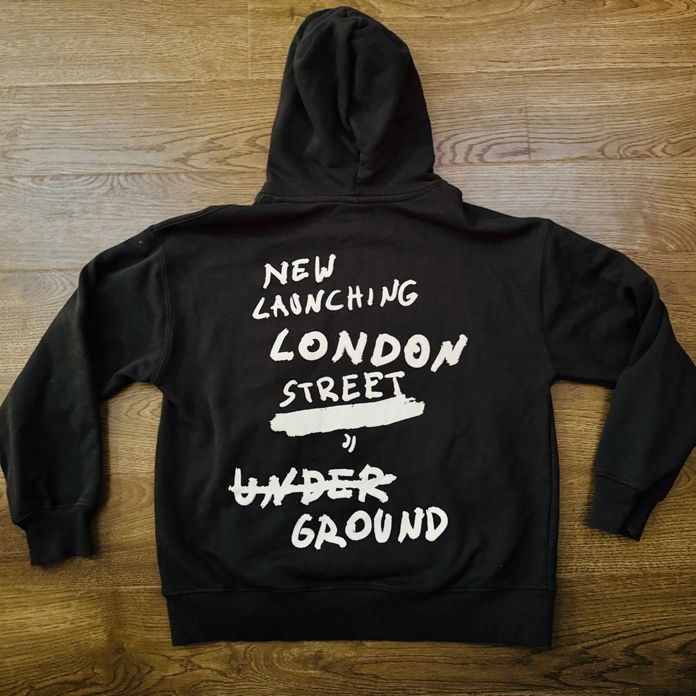 Zara boys size 11-12 Black Graphic Hooded sweatshirt London NEW
